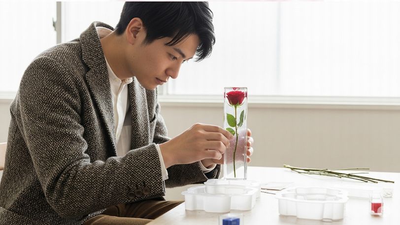 プロポーズのバラをレジンで自分で加工する